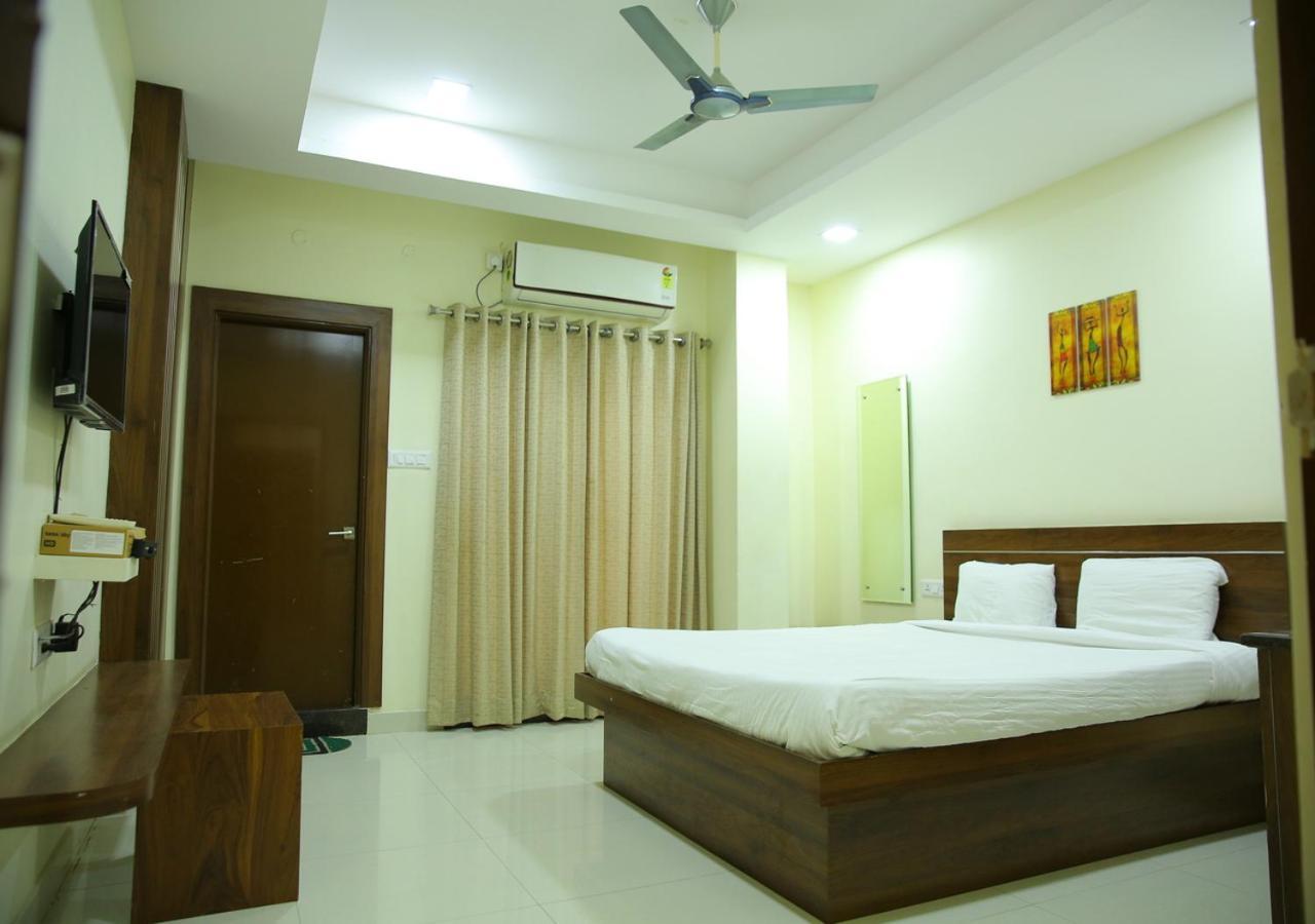 Hotel Maruthi Inn Nirmal  Esterno foto