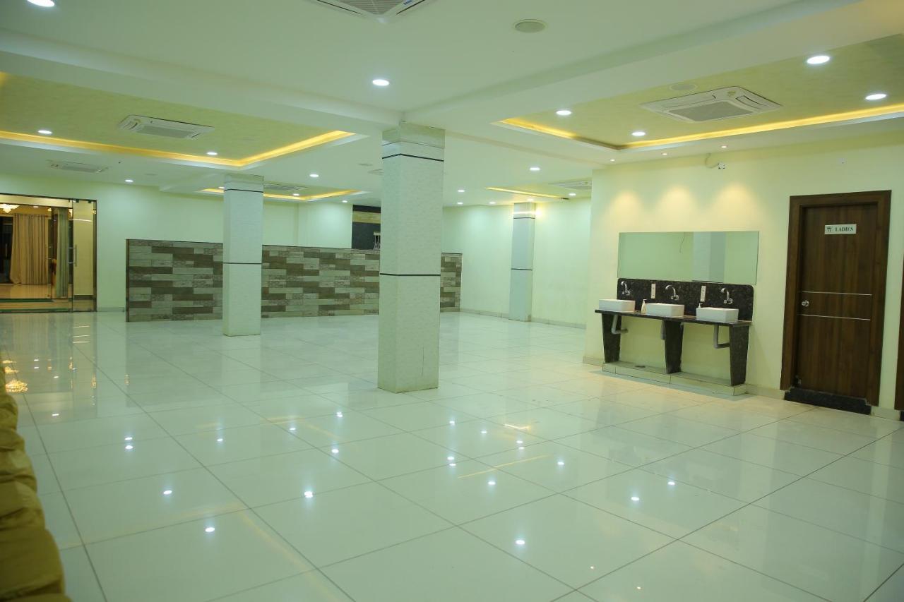 Hotel Maruthi Inn Nirmal  Esterno foto