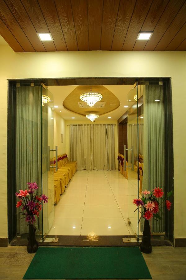 Hotel Maruthi Inn Nirmal  Esterno foto