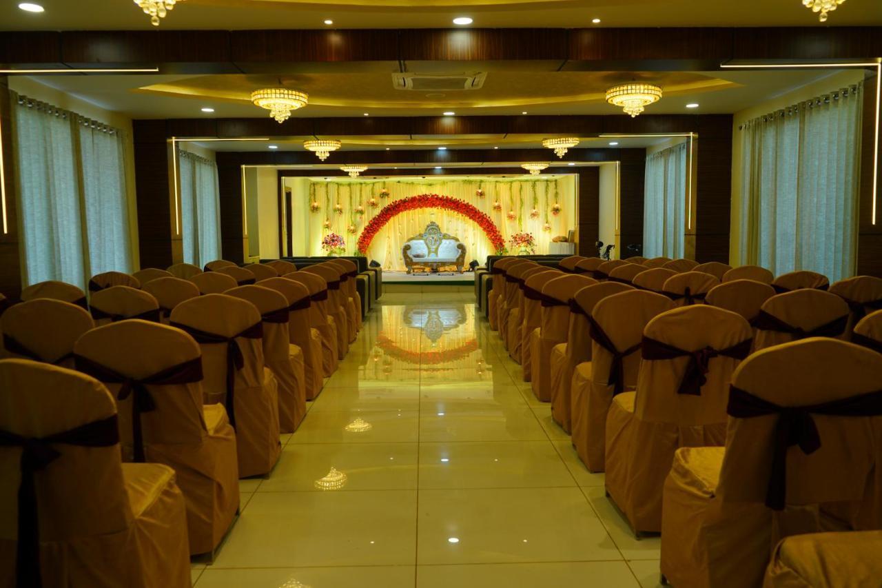 Hotel Maruthi Inn Nirmal  Esterno foto