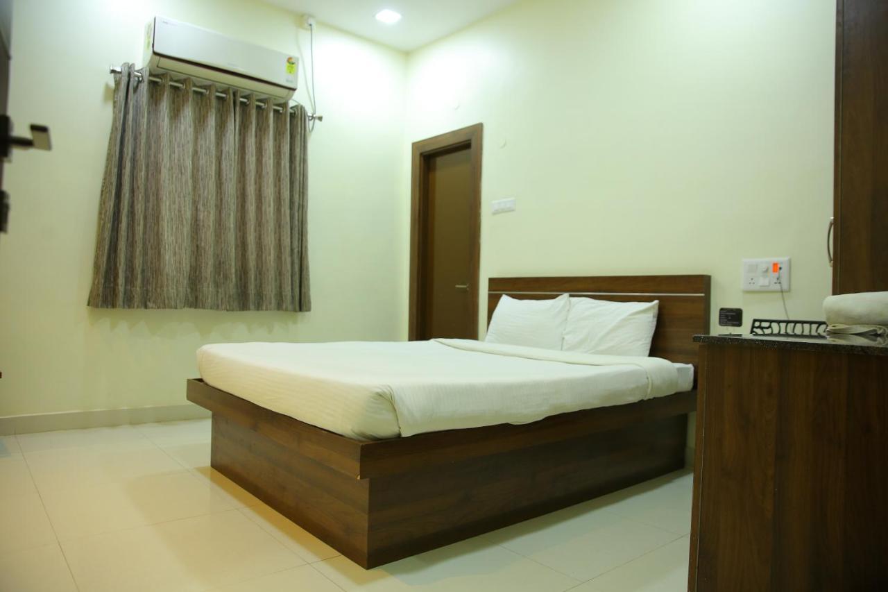 Hotel Maruthi Inn Nirmal  Esterno foto