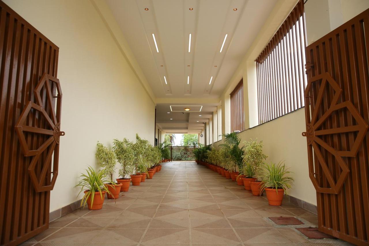Hotel Maruthi Inn Nirmal  Esterno foto