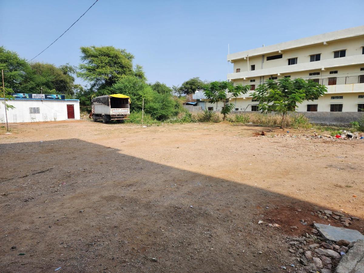Hotel Maruthi Inn Nirmal  Esterno foto