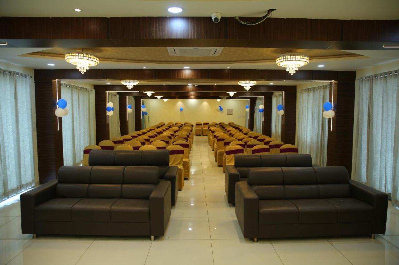 Hotel Maruthi Inn Nirmal  Esterno foto