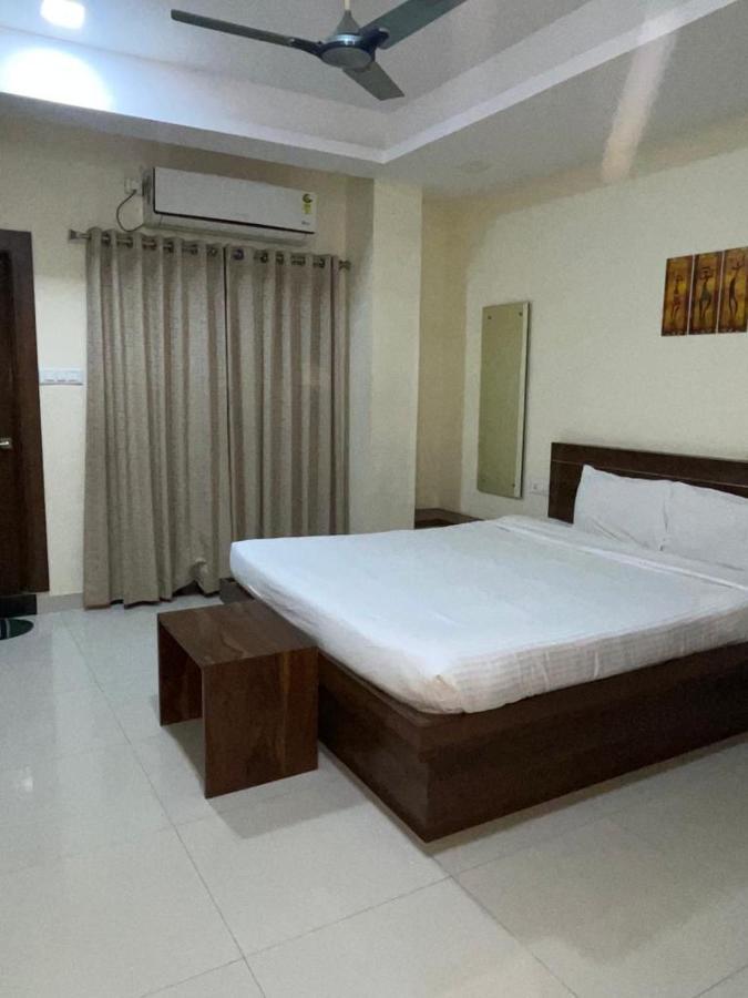 Hotel Maruthi Inn Nirmal  Esterno foto