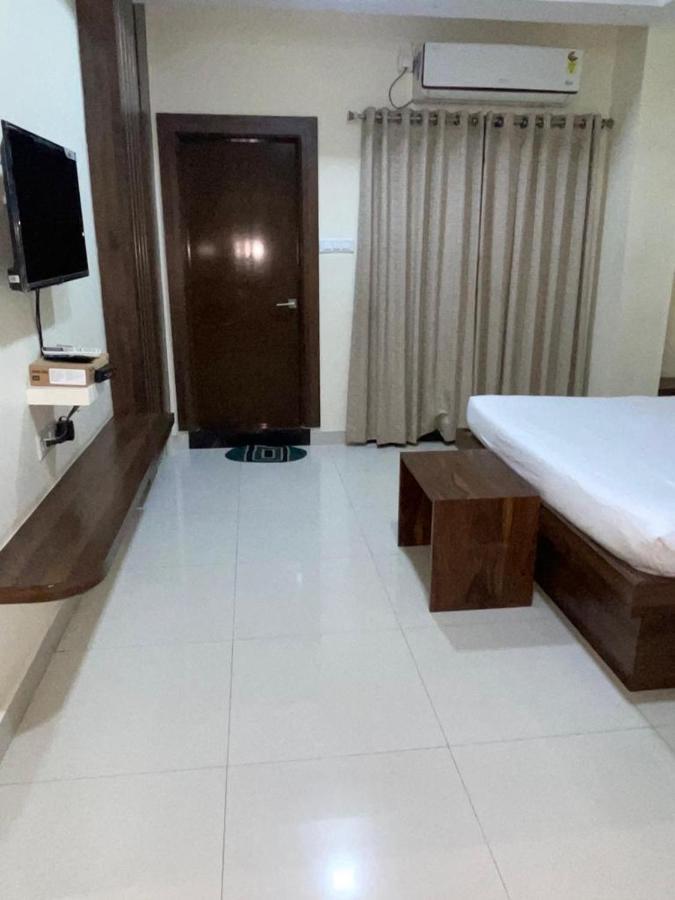 Hotel Maruthi Inn Nirmal  Esterno foto
